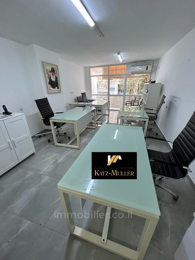 Offices 1 rooms Netanya City center 478-IBL-355