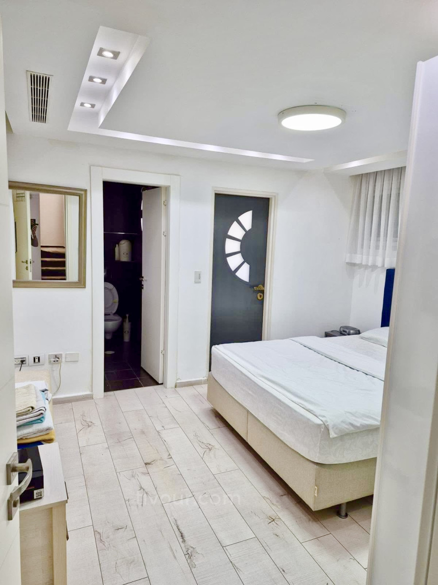 Villa 8 rooms Ashdod Marina 210-IBL-2112