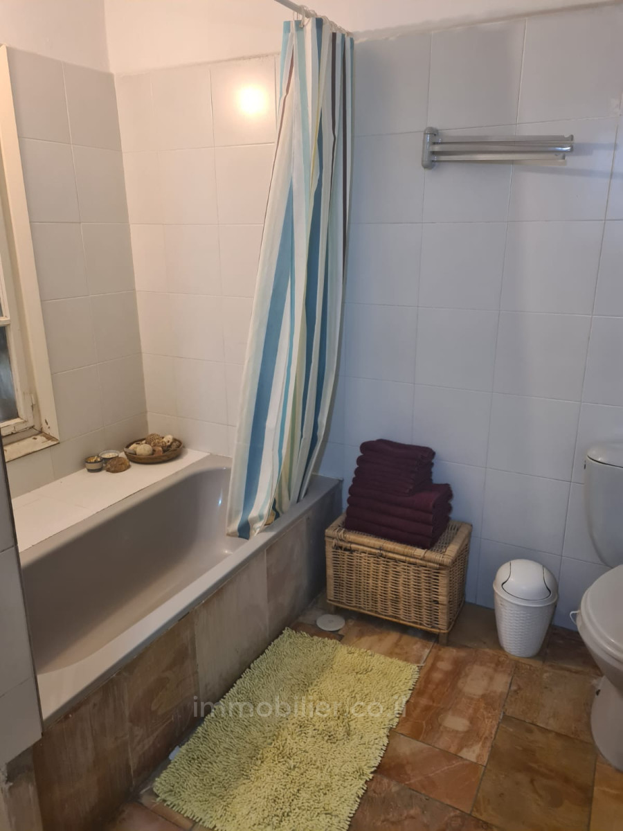 Apartment 3 rooms Jerusalem City center 245-IBL-1804