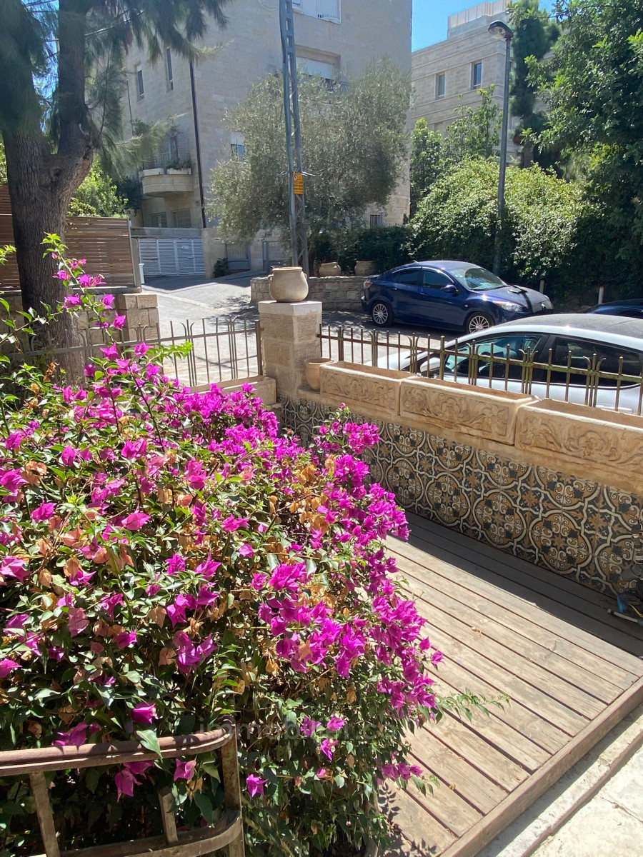 Villa 4 rooms Jerusalem Baka 245-IBL-1821