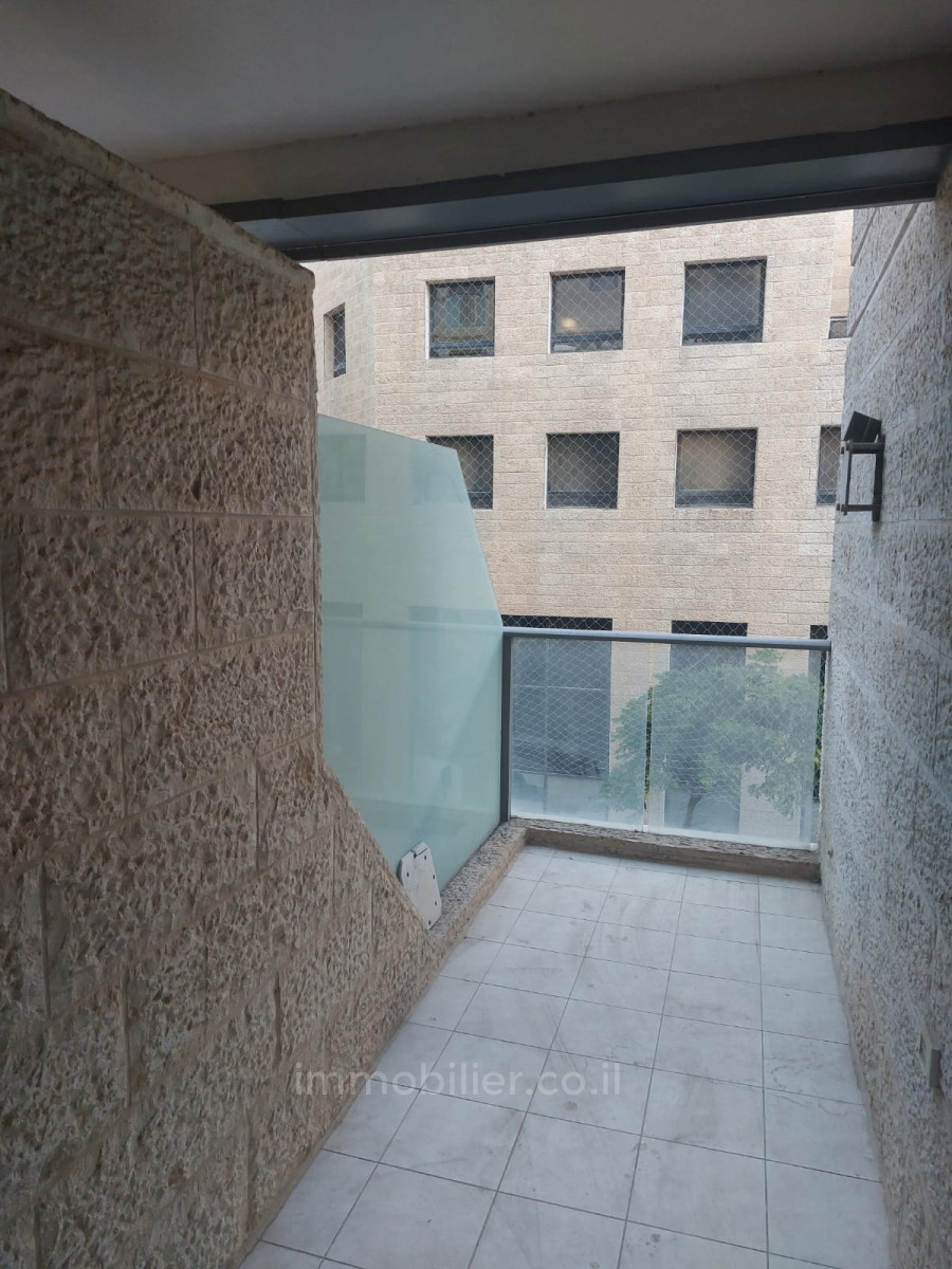 Apartment 2.5 rooms Jerusalem City center 245-IBL-1830