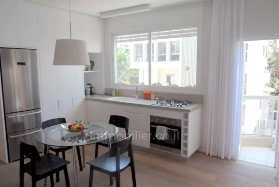 Apartment 3 rooms Tel Aviv First sea line 291-IBL-641