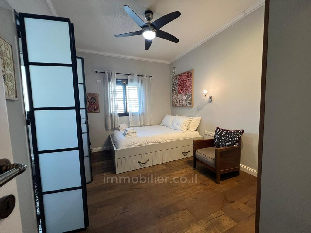 Apartment 3 rooms Tel Aviv City center 457-IBL-1349