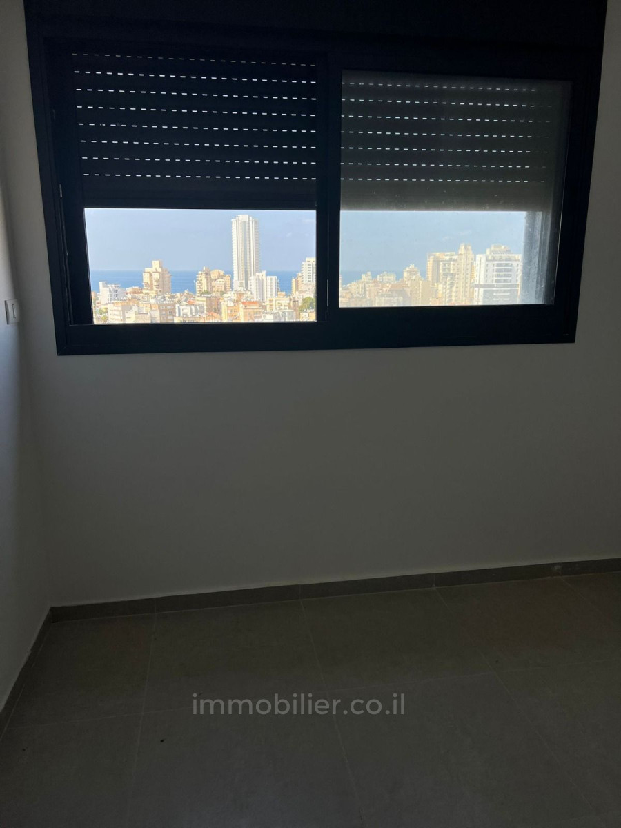 Apartment 3 rooms Netanya City center 457-IBL-1388