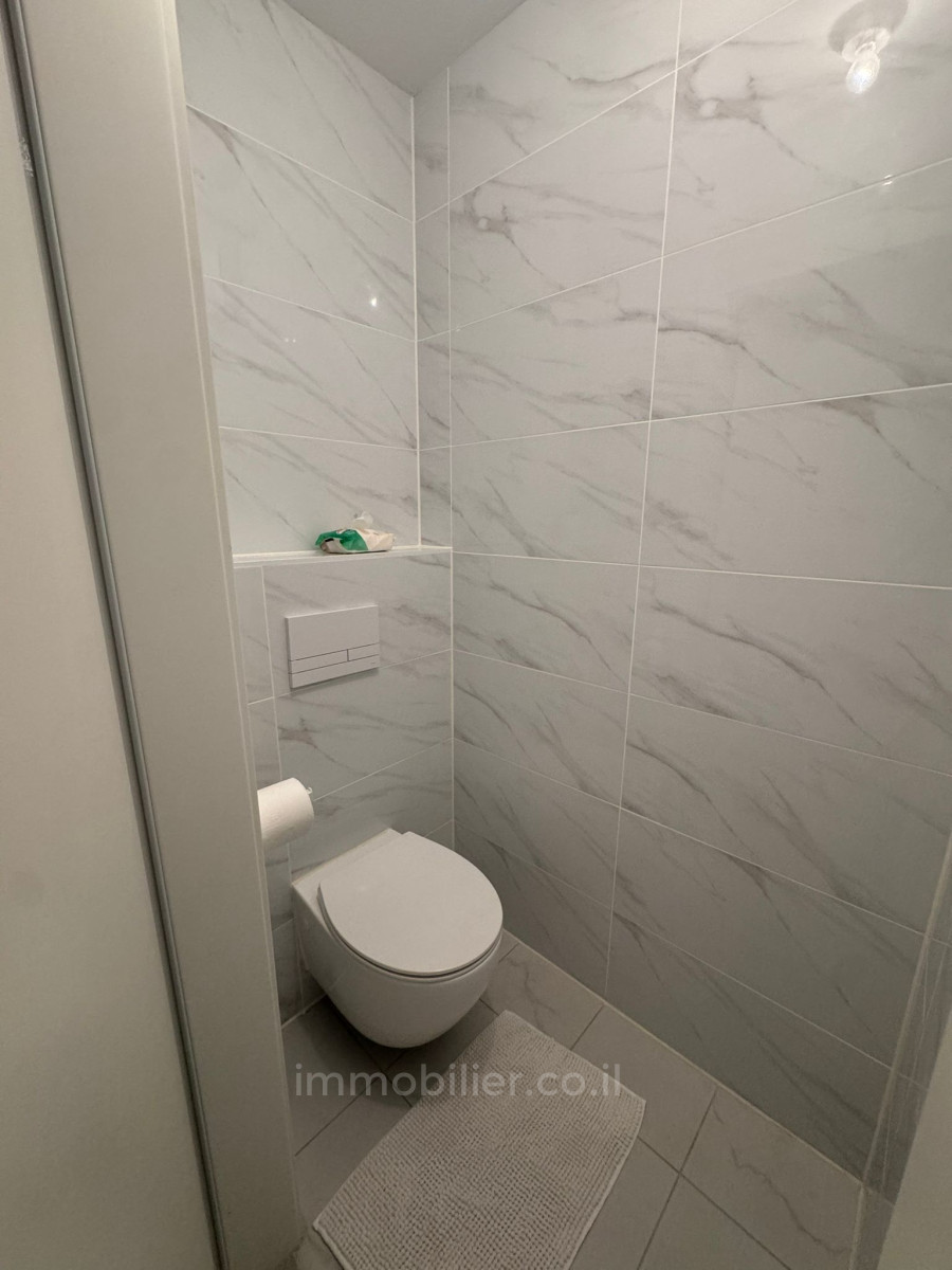 Apartment 3 rooms Netanya City center 457-IBL-1388