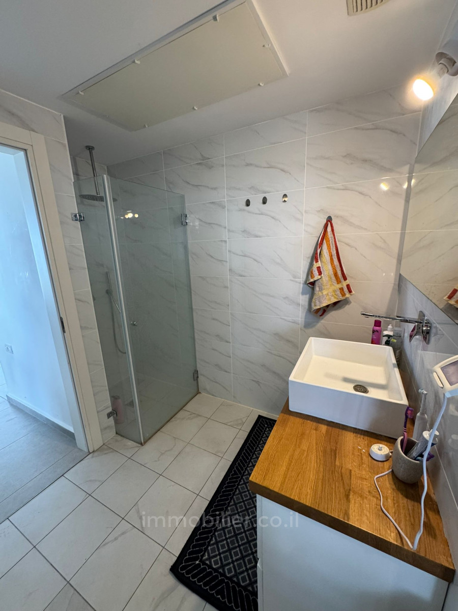 Apartment 3 rooms Netanya City center 457-IBL-1389