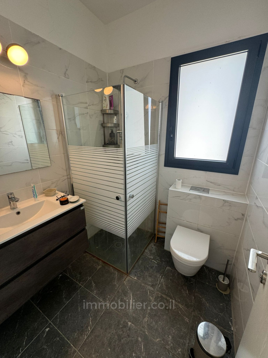 Apartment 3 rooms Netanya Kikar 457-IBL-1395