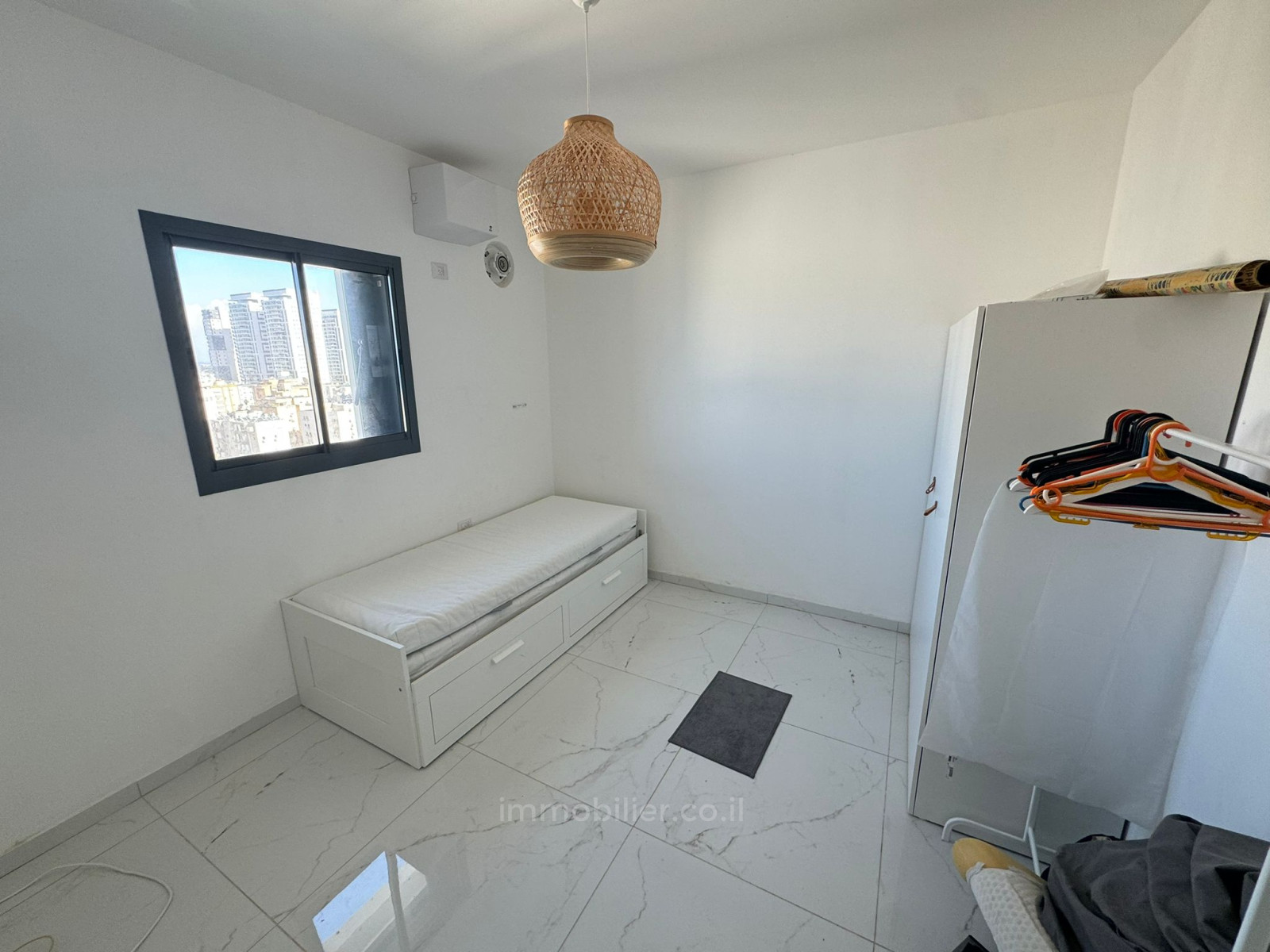 Apartment 3 rooms Netanya Kikar 457-IBL-1395