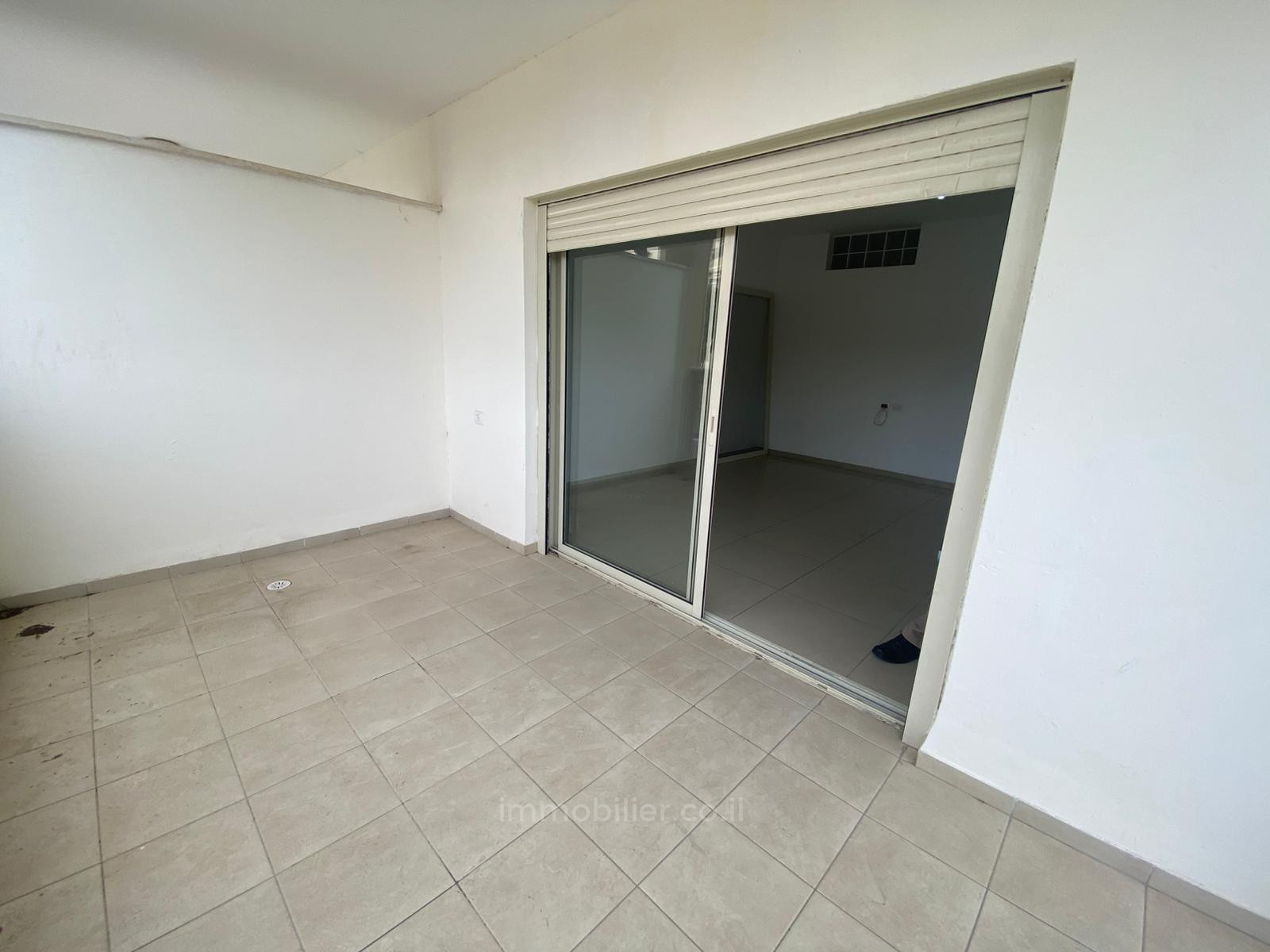 Ground floor 4.5 rooms Nahariya Nahariya 523-IBL-61