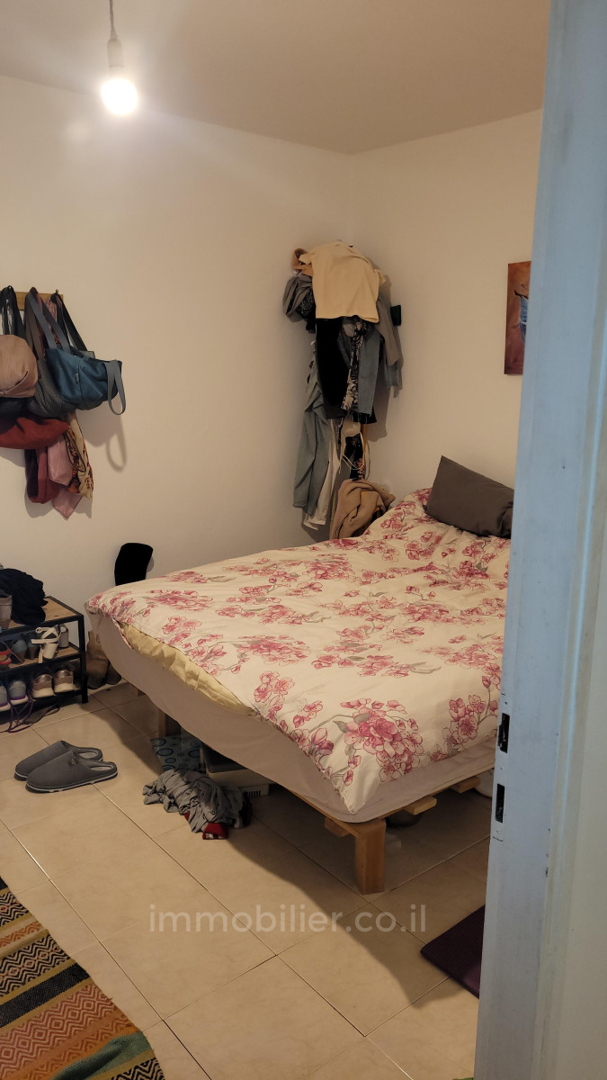 Ground floor 2 rooms Ramat Asharon City center 634-IBL-3