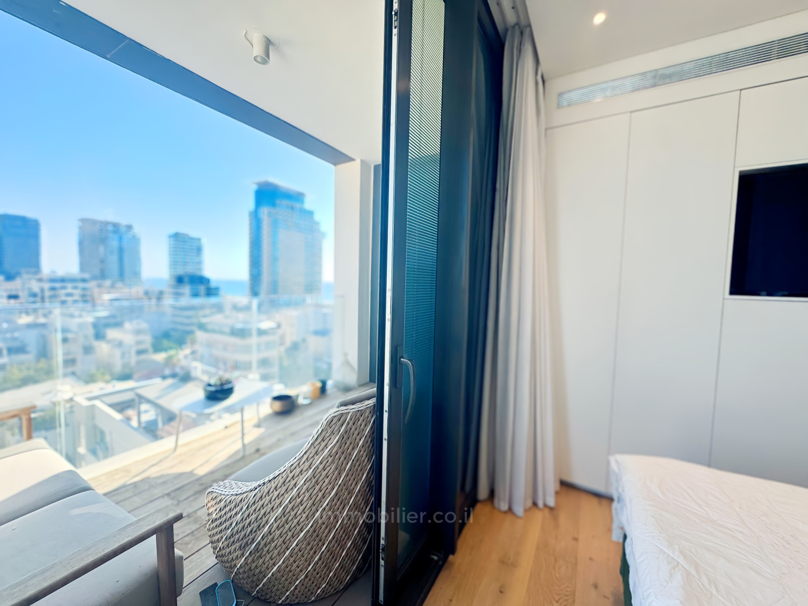 Apartment 3 rooms Tel Aviv Kerem Hatemanim 833-IBL-14