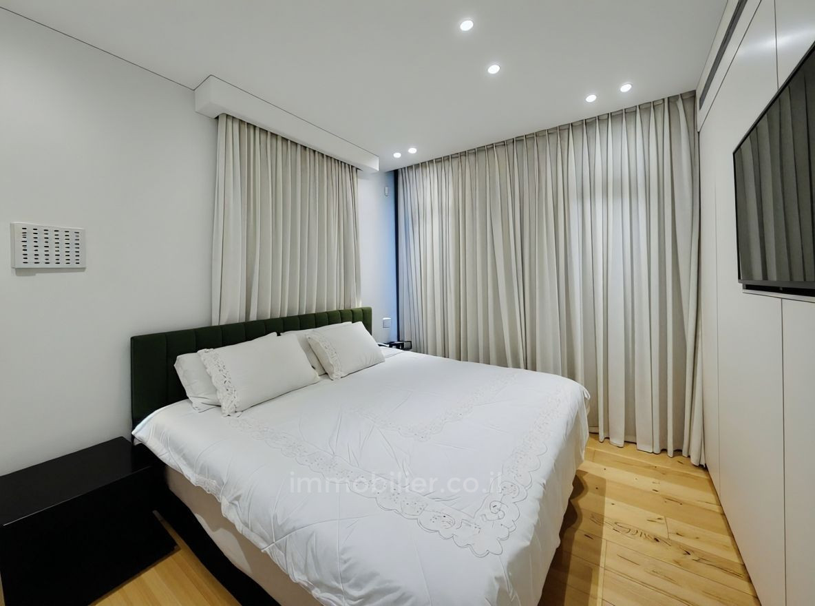 Apartment 3 rooms Tel Aviv Kerem Hatemanim 833-IBL-14