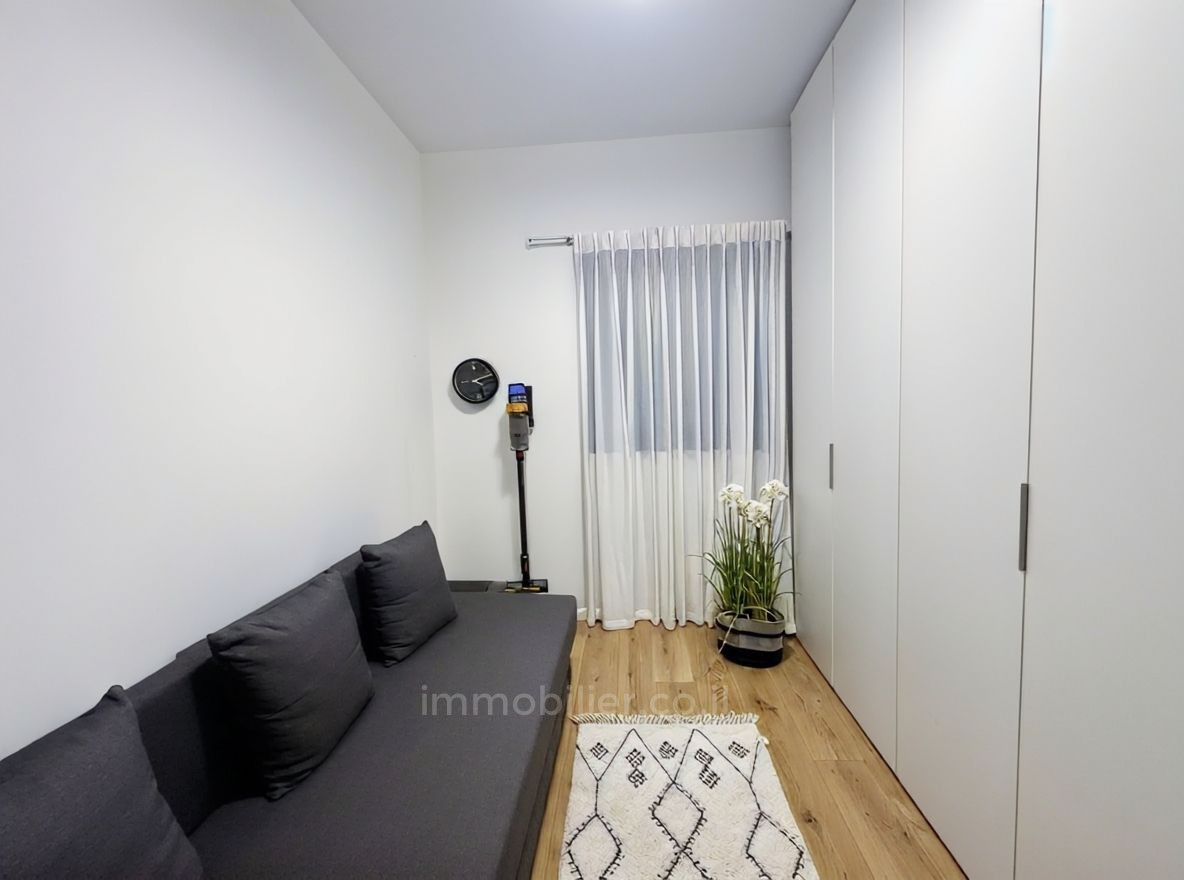 Apartment 3 rooms Tel Aviv Kerem Hatemanim 833-IBL-14