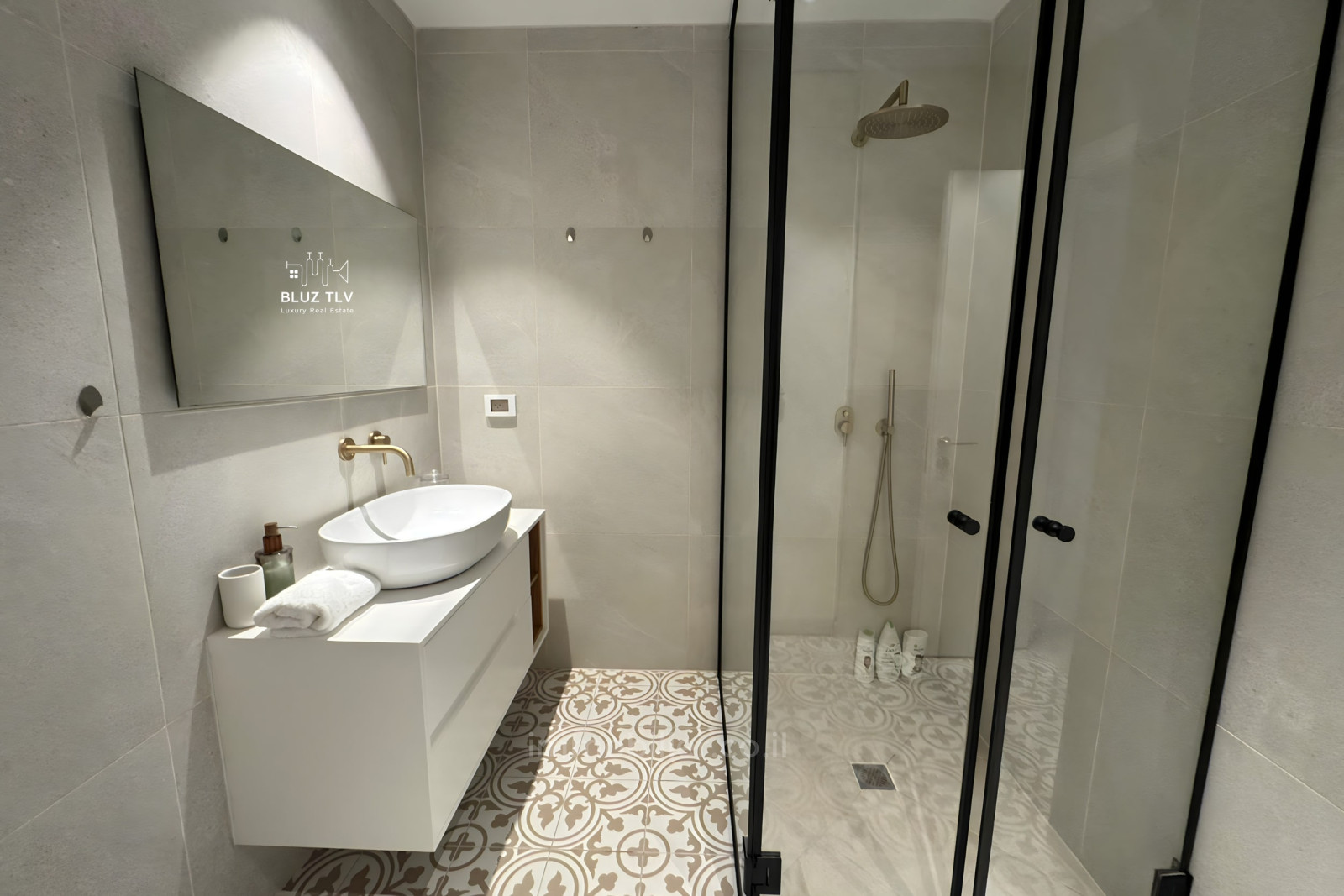 Apartment 2 rooms Tel Aviv City center 833-IBL-15