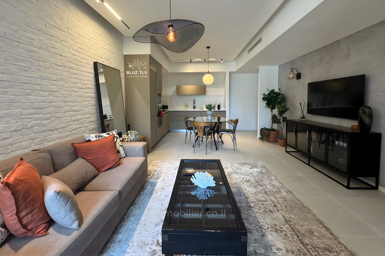 Apartment 2 rooms Tel Aviv City center 833-IBL-15