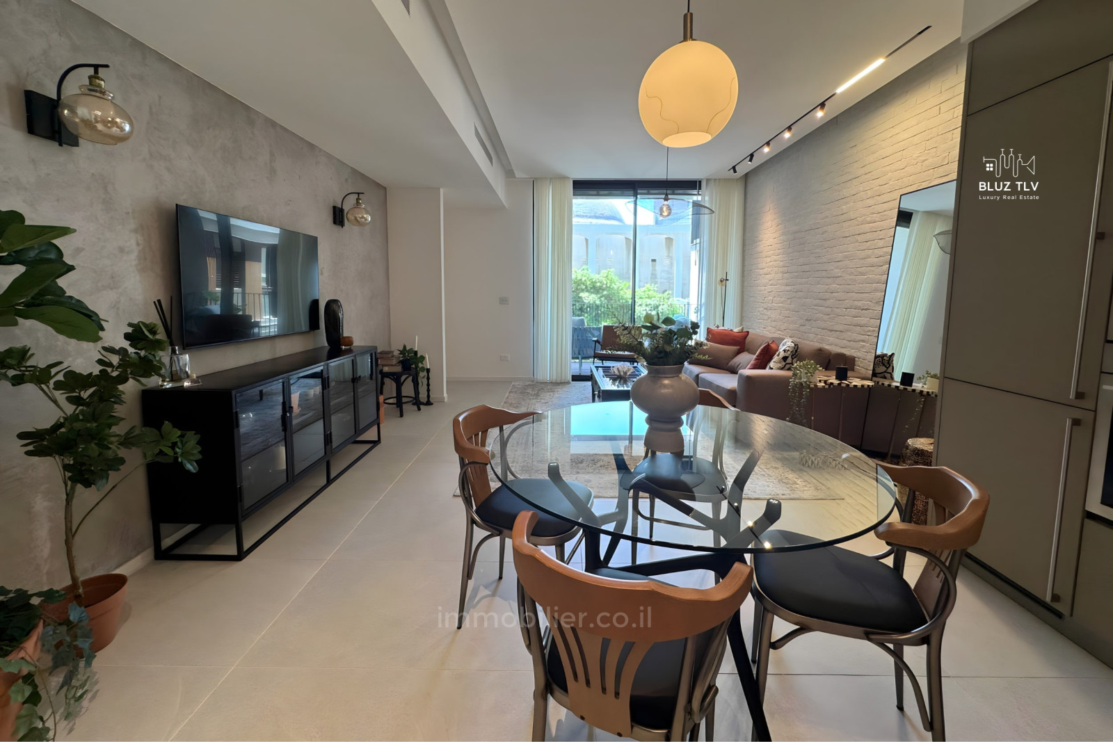 Apartment 2 rooms Tel Aviv City center 833-IBL-15